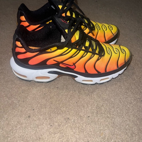 Nike Men's Yellow and Orange Gradient TN Air plus Max Sneakers sunset - Picture 4 of 8